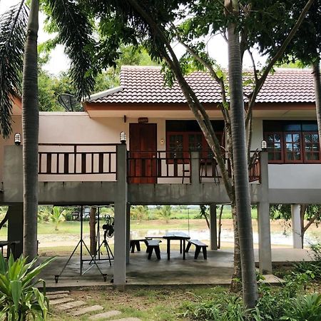Resort Railumpoo Nakhon Sawan Buitenkant foto