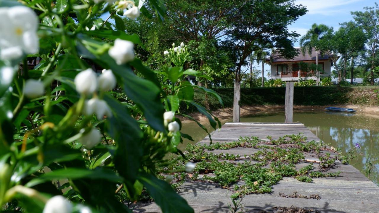 Resort Railumpoo Nakhon Sawan Buitenkant foto