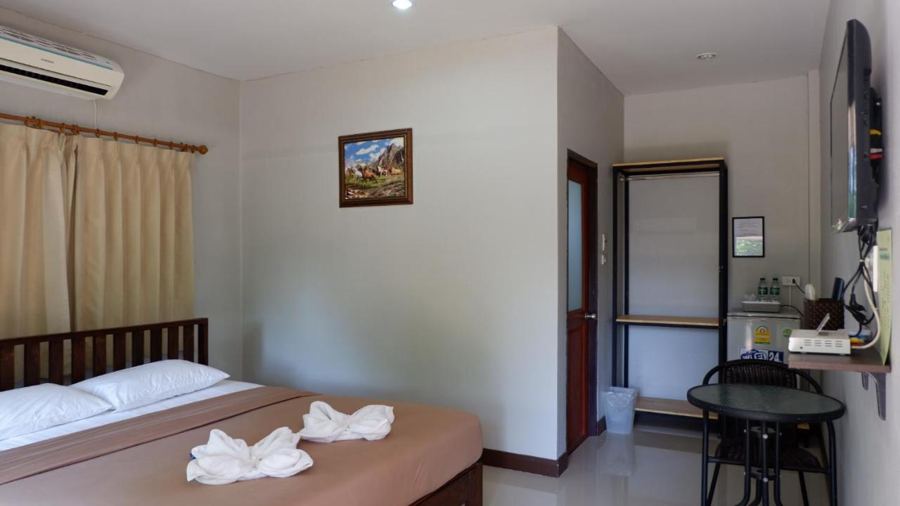 Resort Railumpoo Nakhon Sawan Buitenkant foto