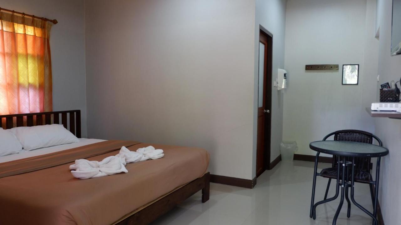 Resort Railumpoo Nakhon Sawan Buitenkant foto