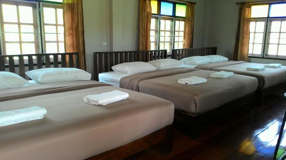 Resort Railumpoo Nakhon Sawan Buitenkant foto