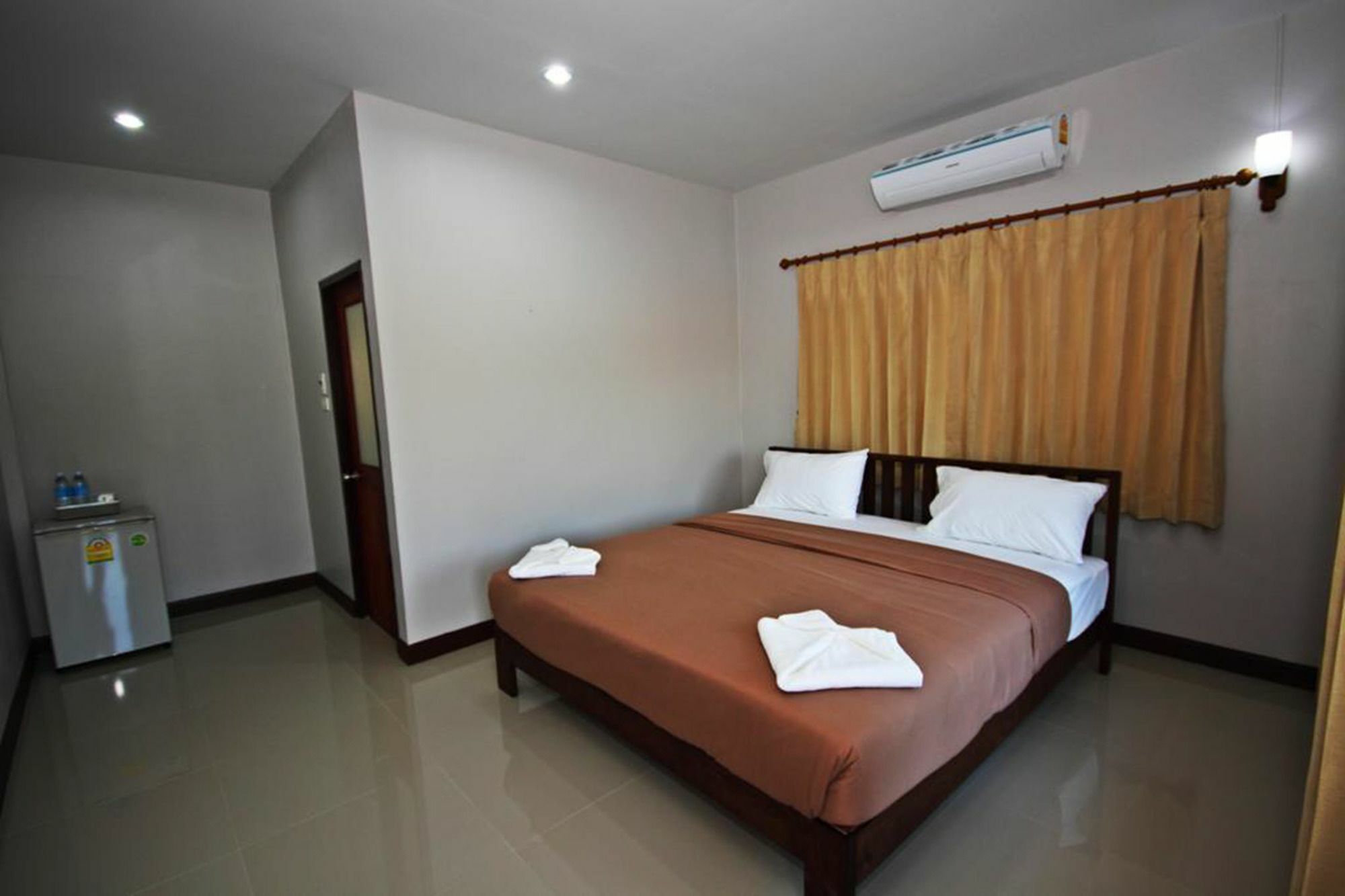 Resort Railumpoo Nakhon Sawan Buitenkant foto