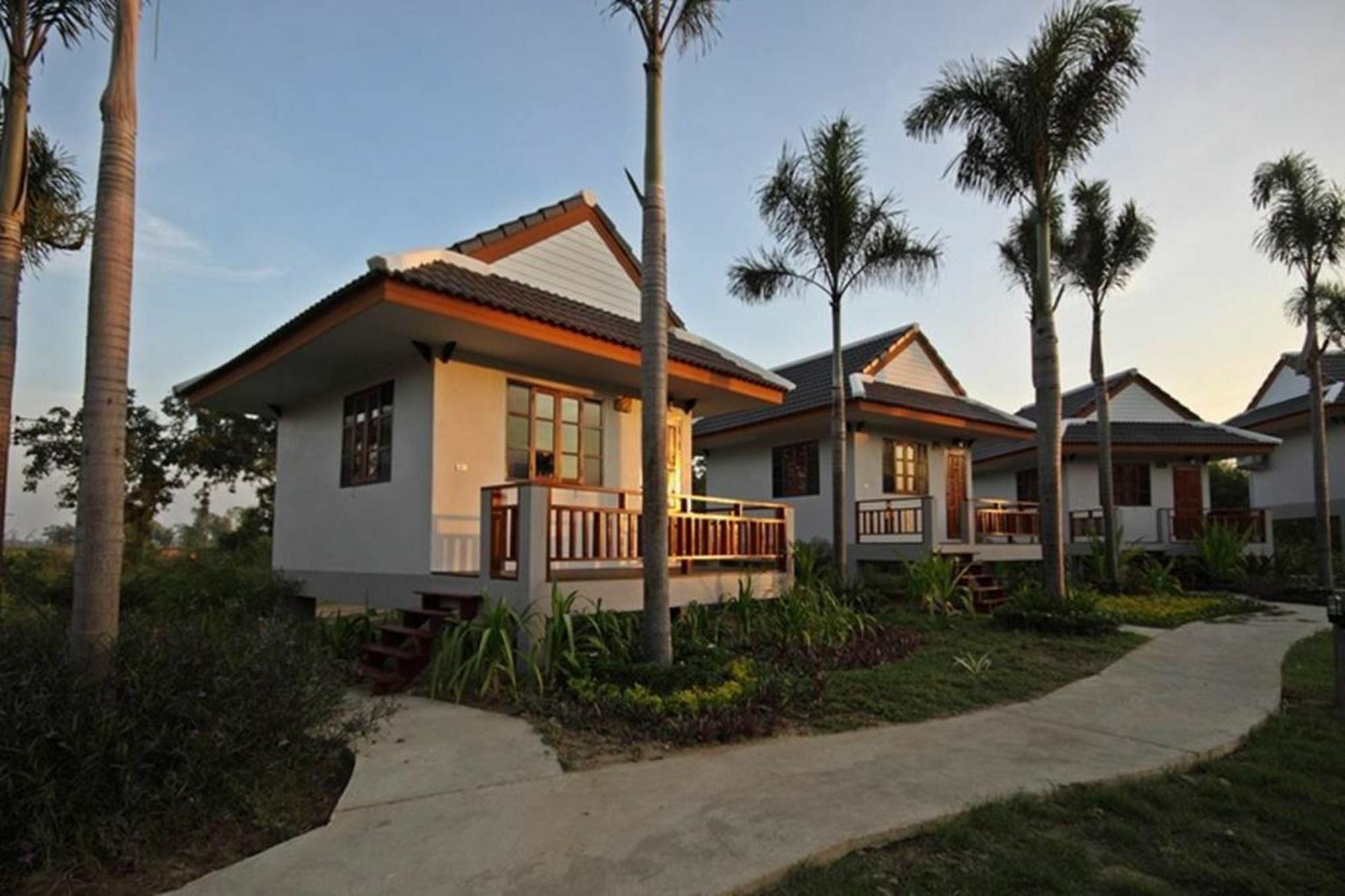 Resort Railumpoo Nakhon Sawan Buitenkant foto