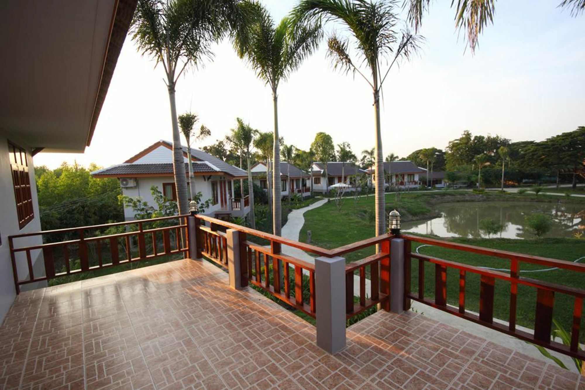Resort Railumpoo Nakhon Sawan Buitenkant foto