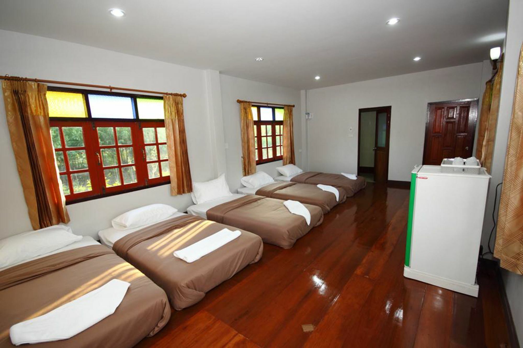 Resort Railumpoo Nakhon Sawan Buitenkant foto