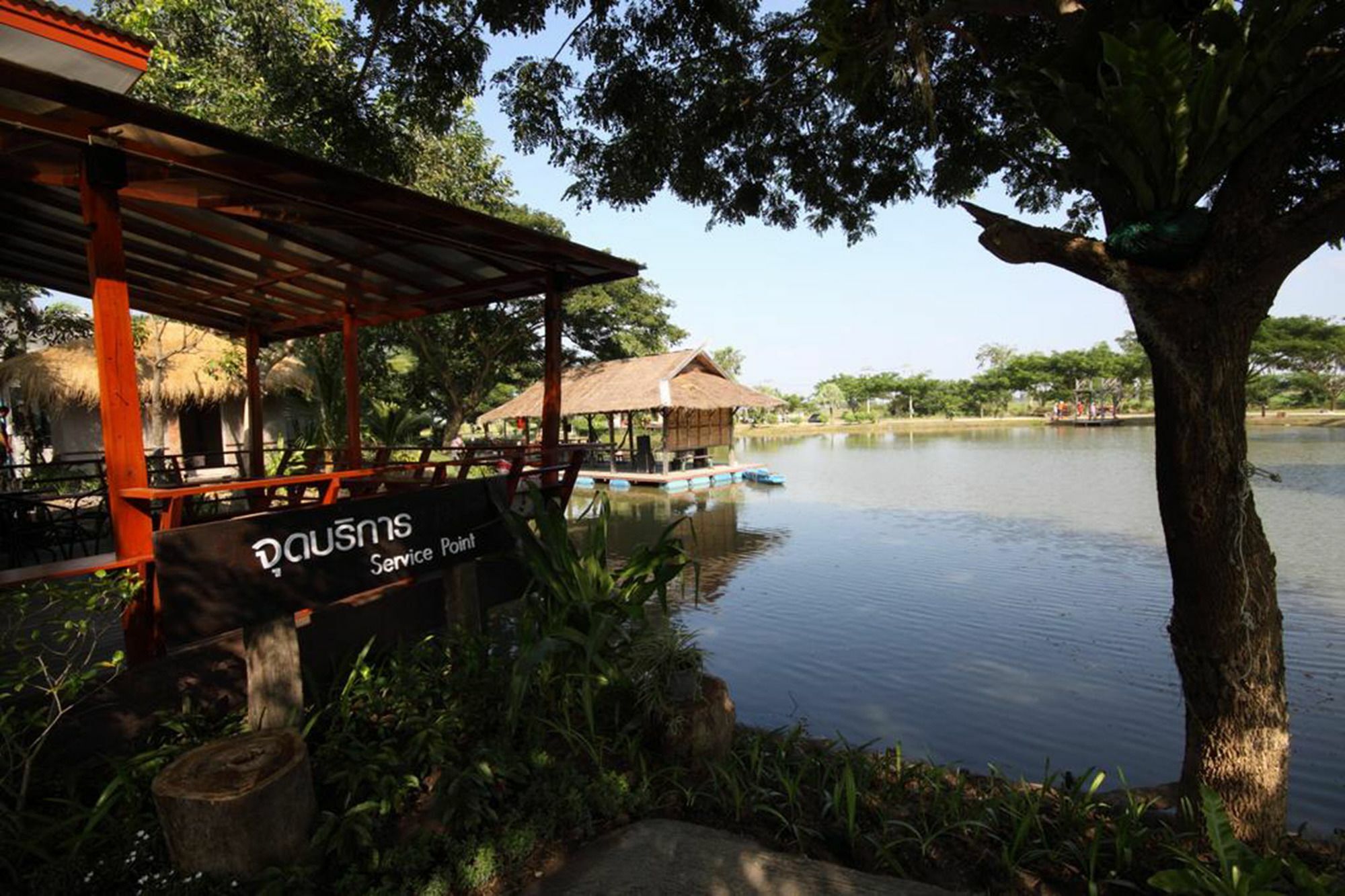 Resort Railumpoo Nakhon Sawan Buitenkant foto