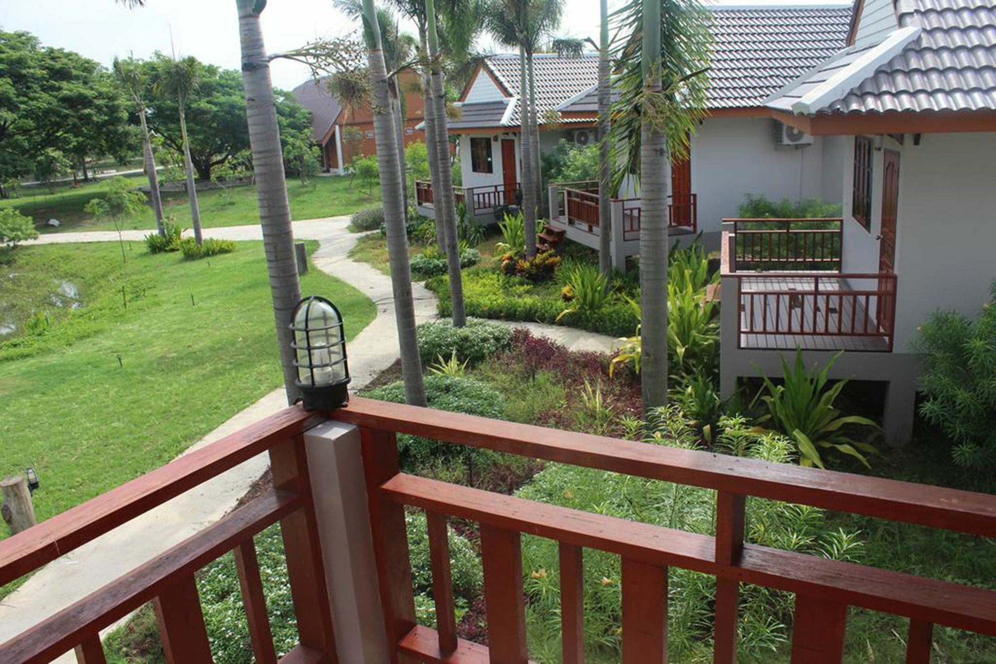 Resort Railumpoo Nakhon Sawan Buitenkant foto