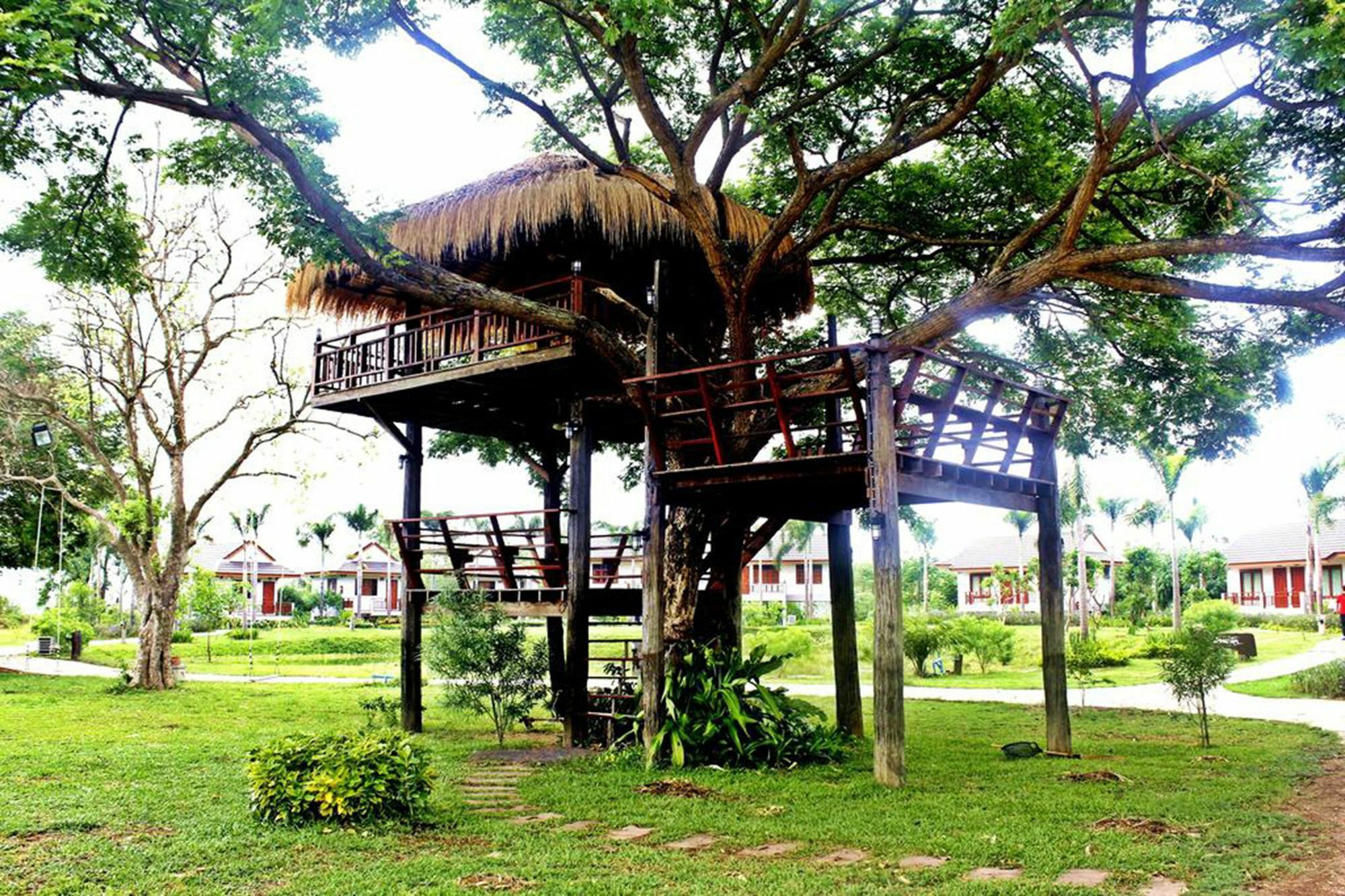 Resort Railumpoo Nakhon Sawan Buitenkant foto